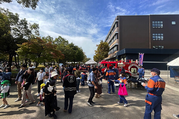 「名経祭」においての消防団員勧誘活動の様子