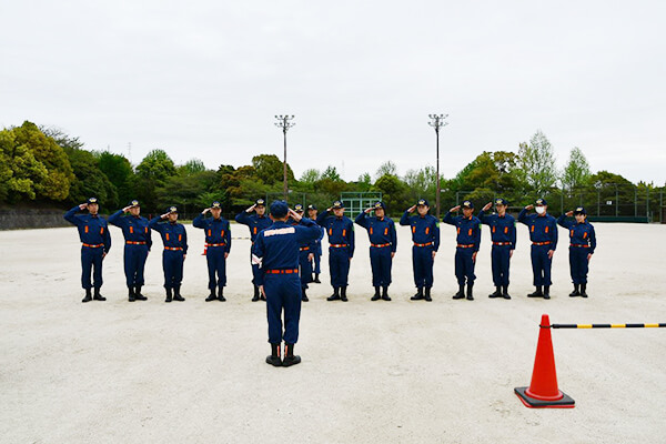 【写真】グラウンドで訓練