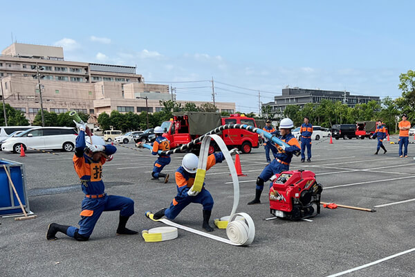 【写真】半田市消防操法大会の競技開始直後の様子