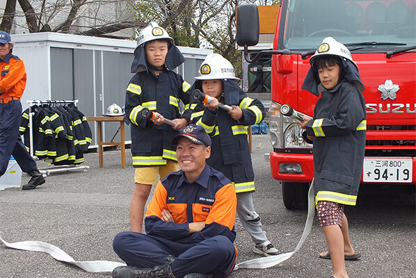 【写真】子ども達が楽しめる消防ひろばコーナー