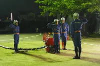 【写真】第70回愛知県消防操法大会優勝を目指して平日の夜間に訓練-1