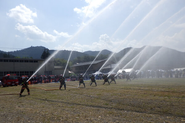 【写真】一斉放水の実演