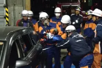 【写真】11月の車両の移動等を想定した救助の指導の様子