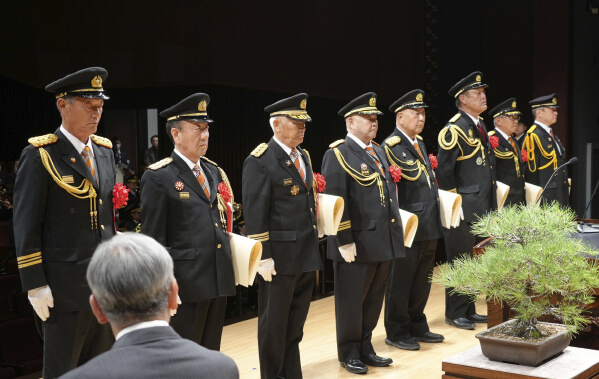 特別功労者水嶋会長-3-写真